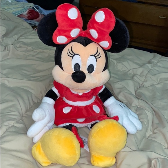 NWT, 18 inch Minnie Mouse stuffed animal - Picture 2 of 6